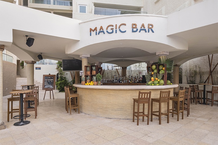 Nyx_cancun magic bar