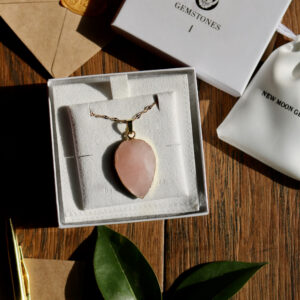 Beautiful teardrop rose quartz necklace
