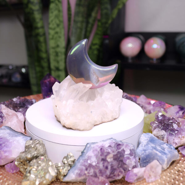 Druzy aura agate crystal moon 51 grams new moon gemstones 02 scaled