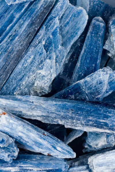 Expressing Your Truth with Blue Kyanite: Unlocking the Power of the Throat Chakra