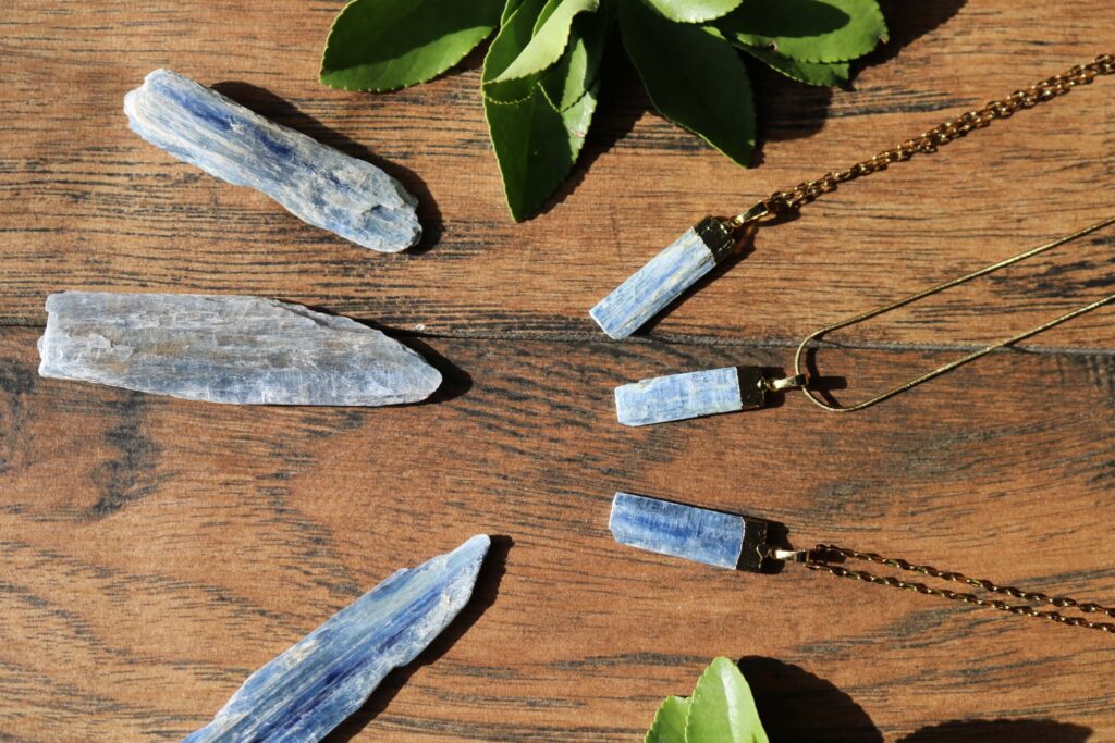 The transformational energy of blue kyanite and how to use it banner