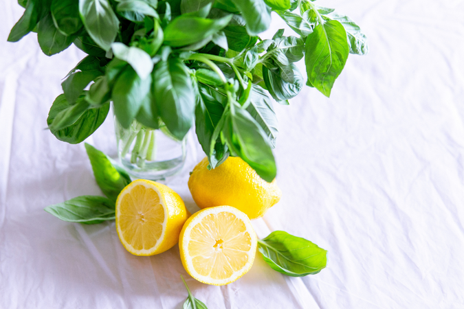 Naturally detox your body with these 12 powerful foods lemons